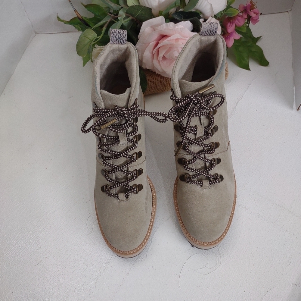 Stylish Beige Lace-Up Women's Boots
